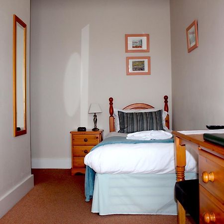 By The Sea Bed And Breakfast Eastbourne Eksteriør billede