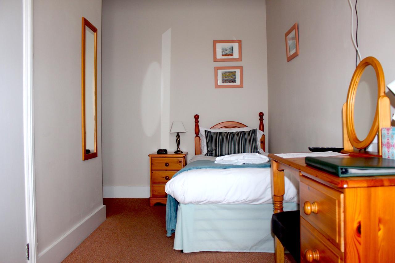 By The Sea Bed And Breakfast Eastbourne Eksteriør billede
