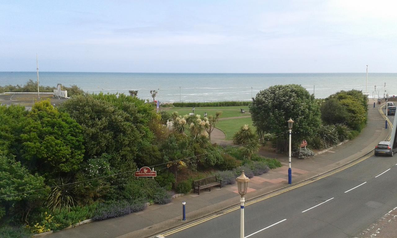 By The Sea Bed And Breakfast Eastbourne Eksteriør billede