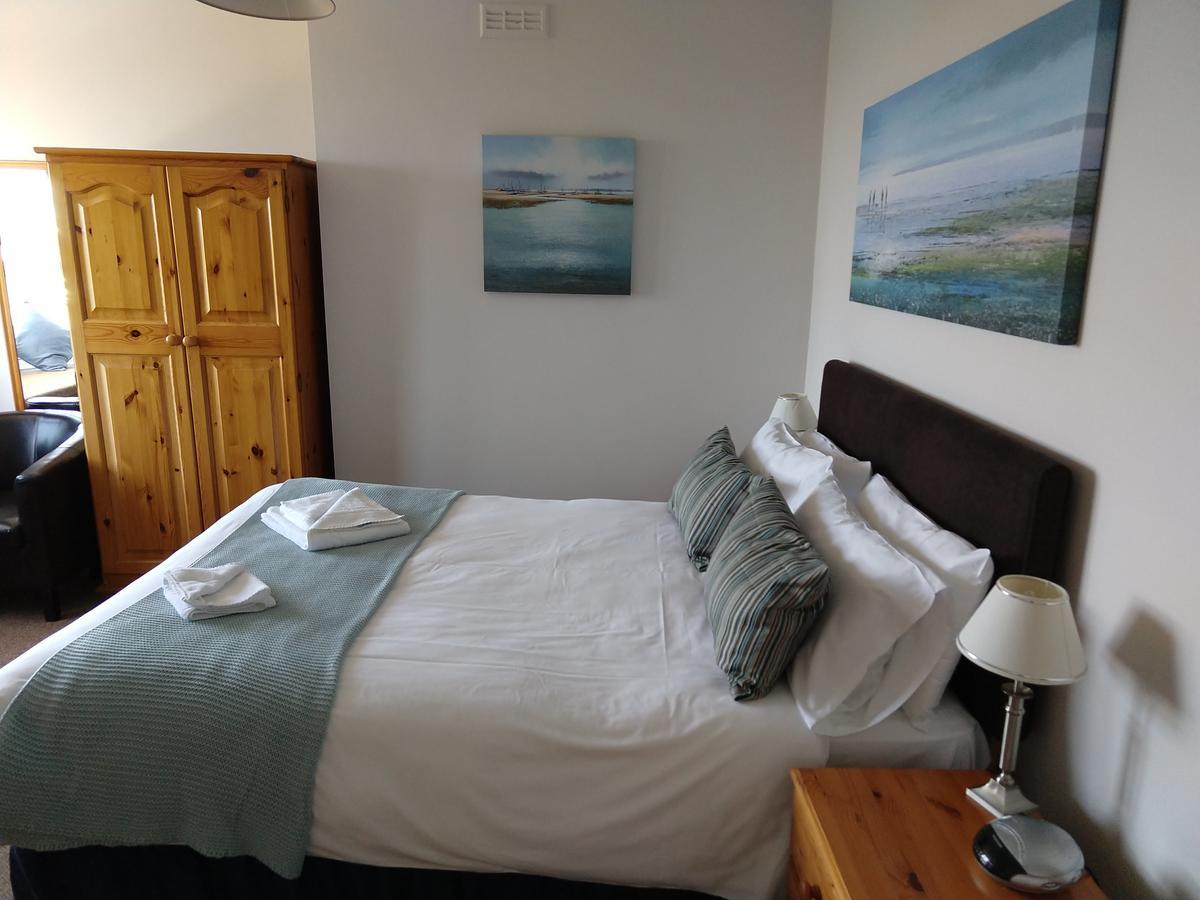 By The Sea Bed And Breakfast Eastbourne Eksteriør billede