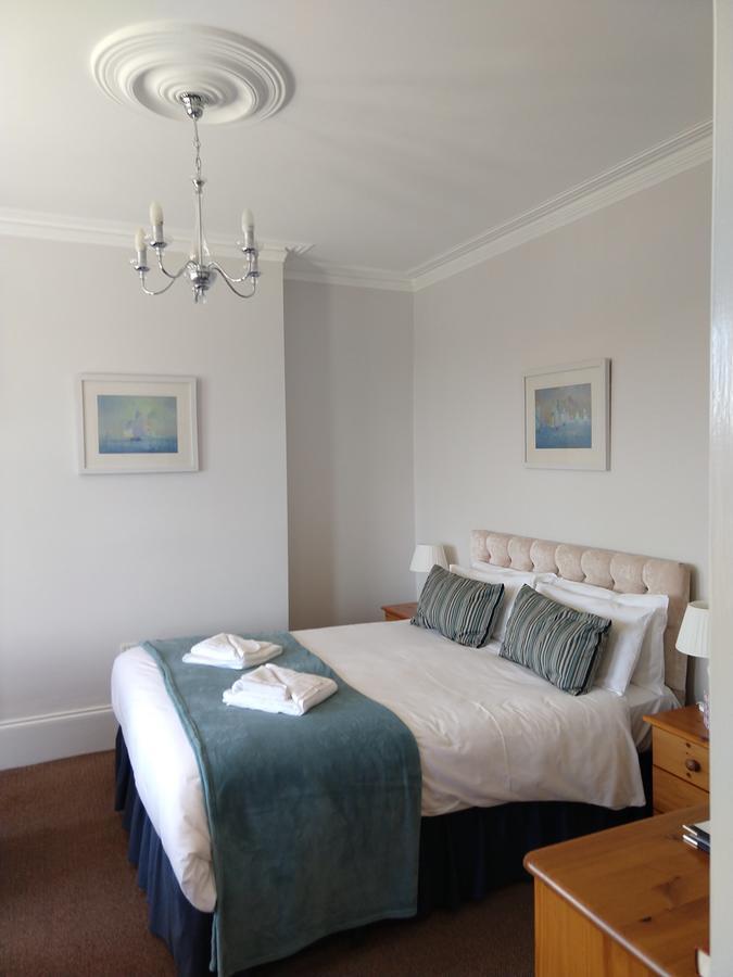 By The Sea Bed And Breakfast Eastbourne Eksteriør billede