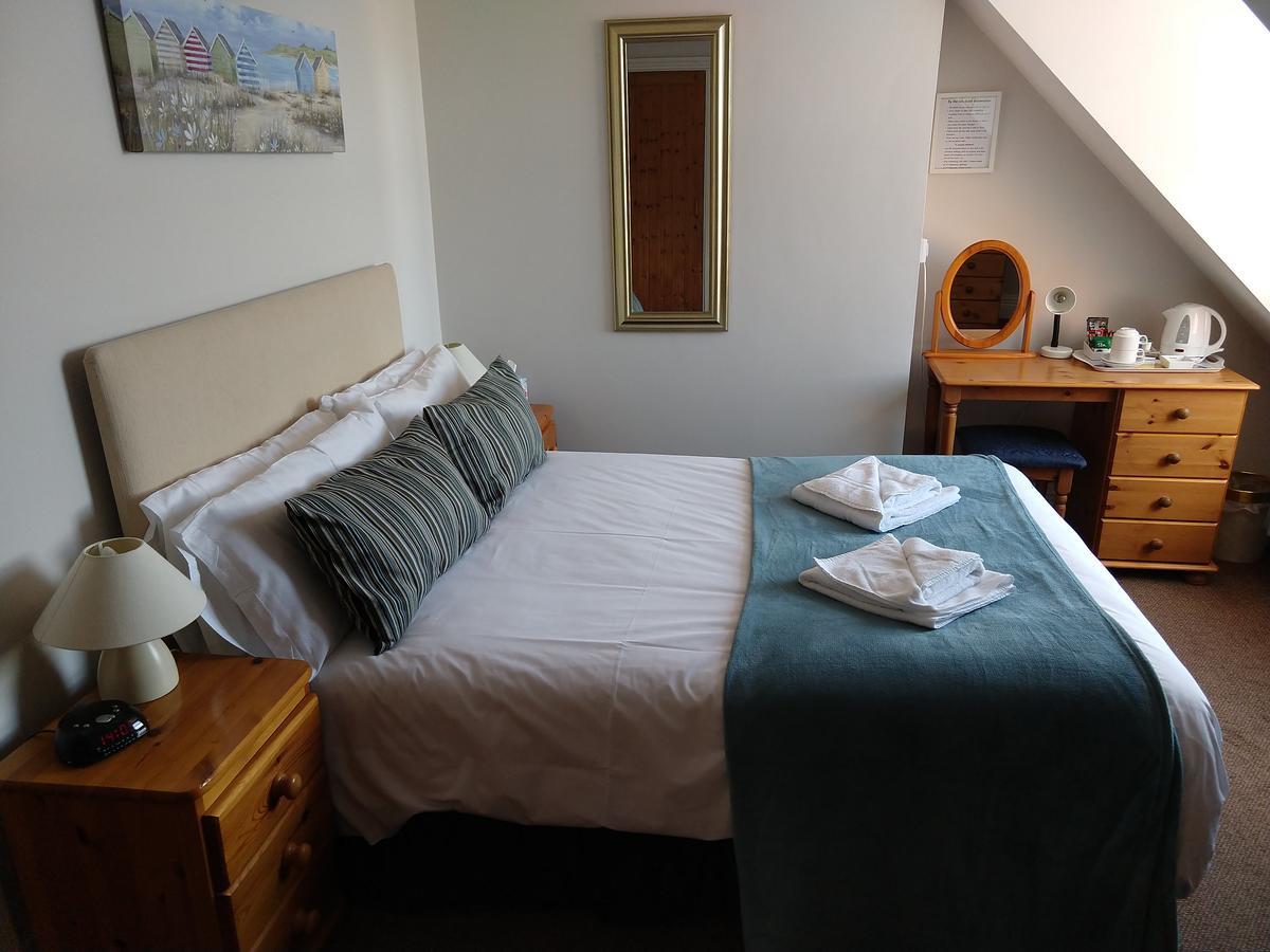 By The Sea Bed And Breakfast Eastbourne Eksteriør billede