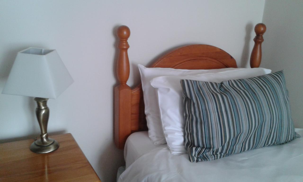 By The Sea Bed And Breakfast Eastbourne Eksteriør billede