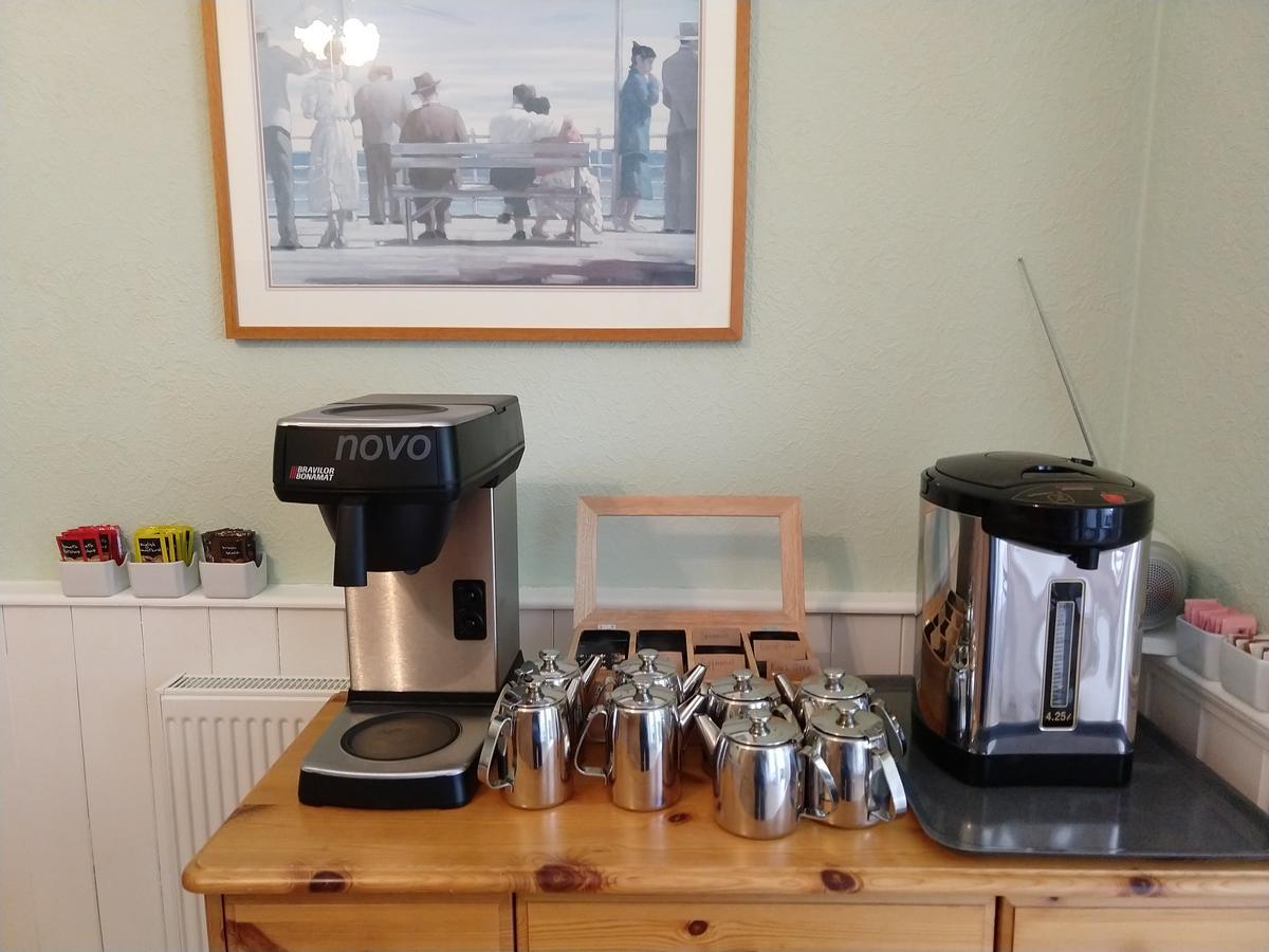 By The Sea Bed And Breakfast Eastbourne Eksteriør billede