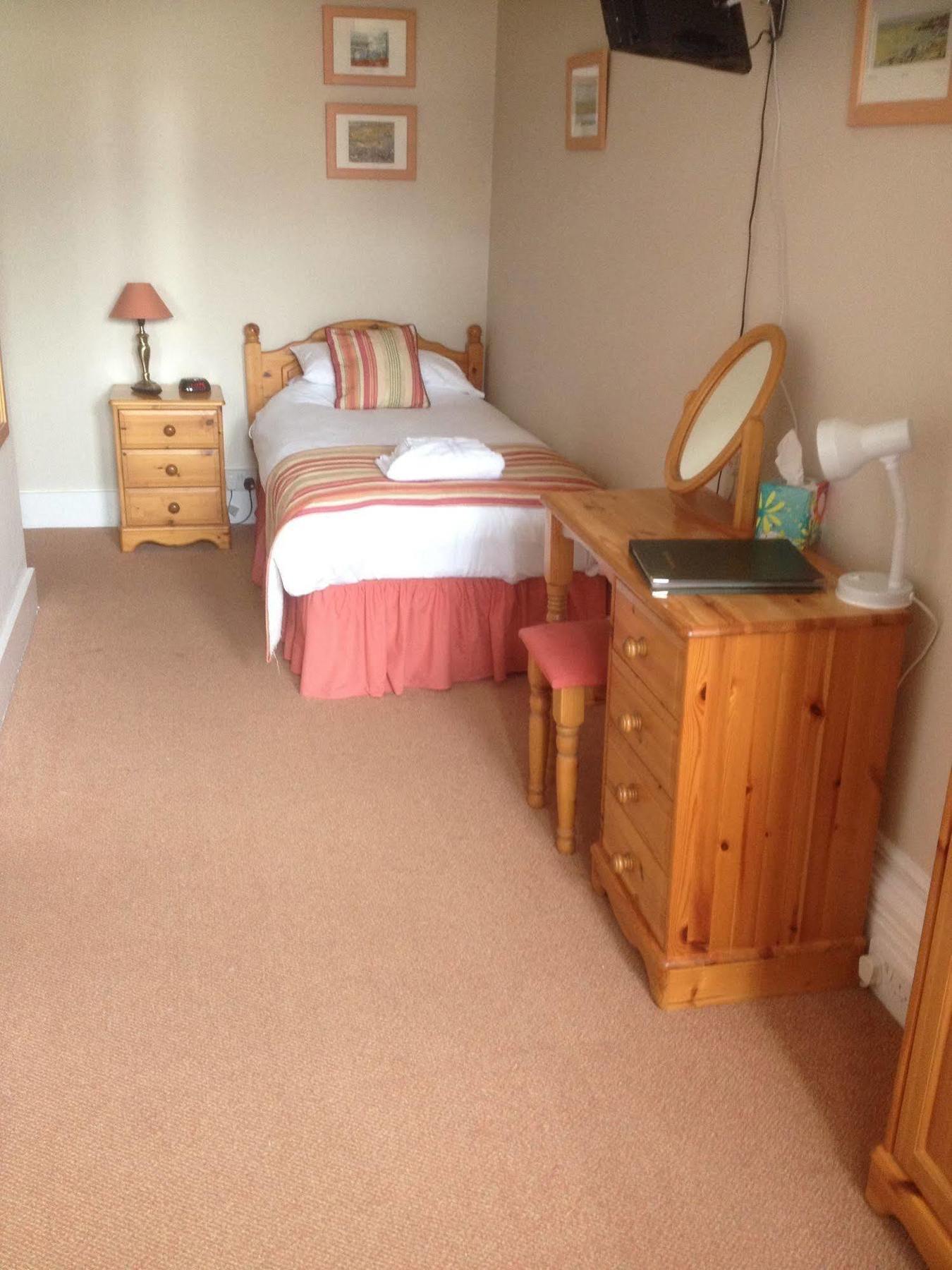 By The Sea Bed And Breakfast Eastbourne Eksteriør billede