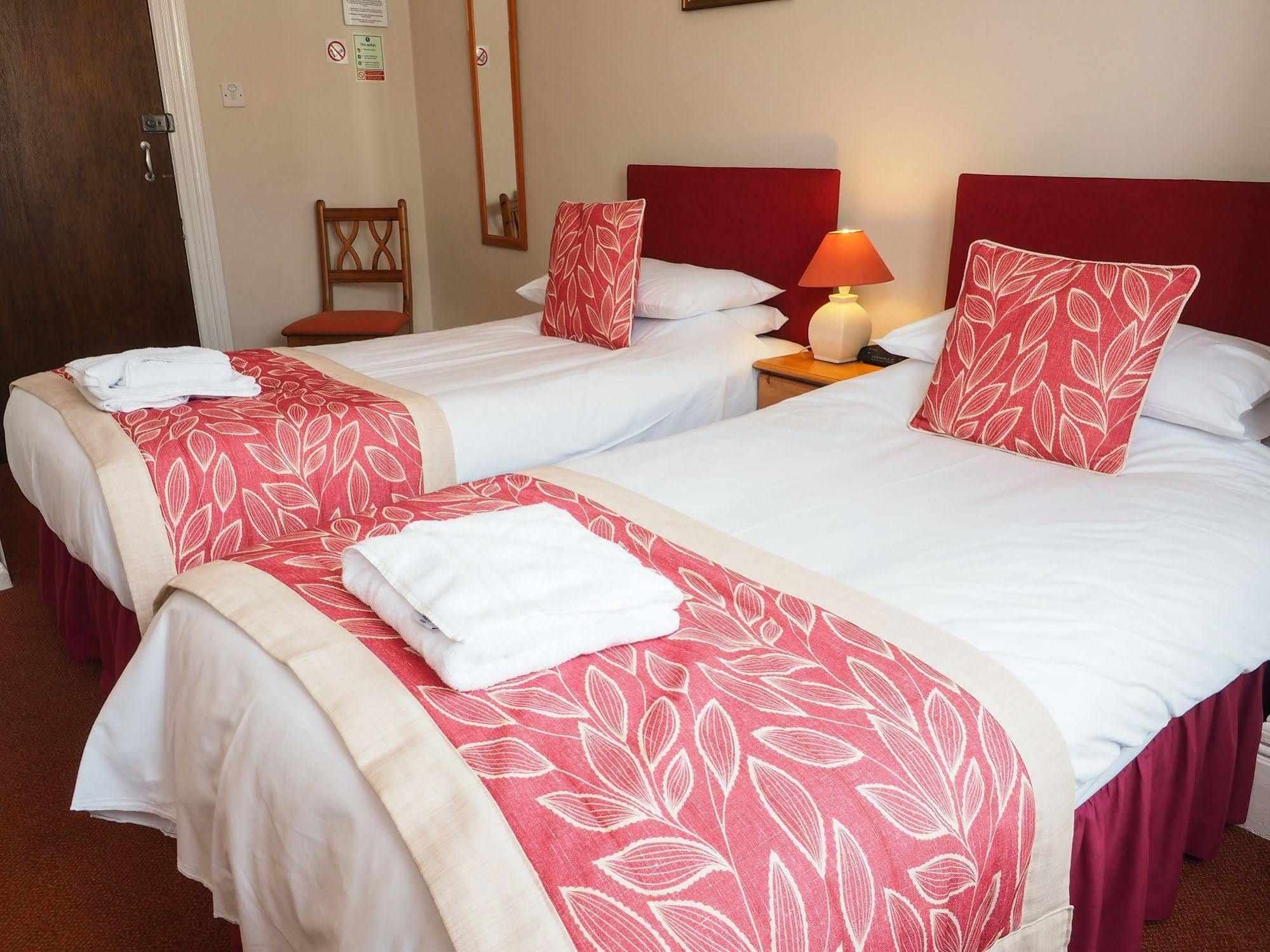 By The Sea Bed And Breakfast Eastbourne Eksteriør billede