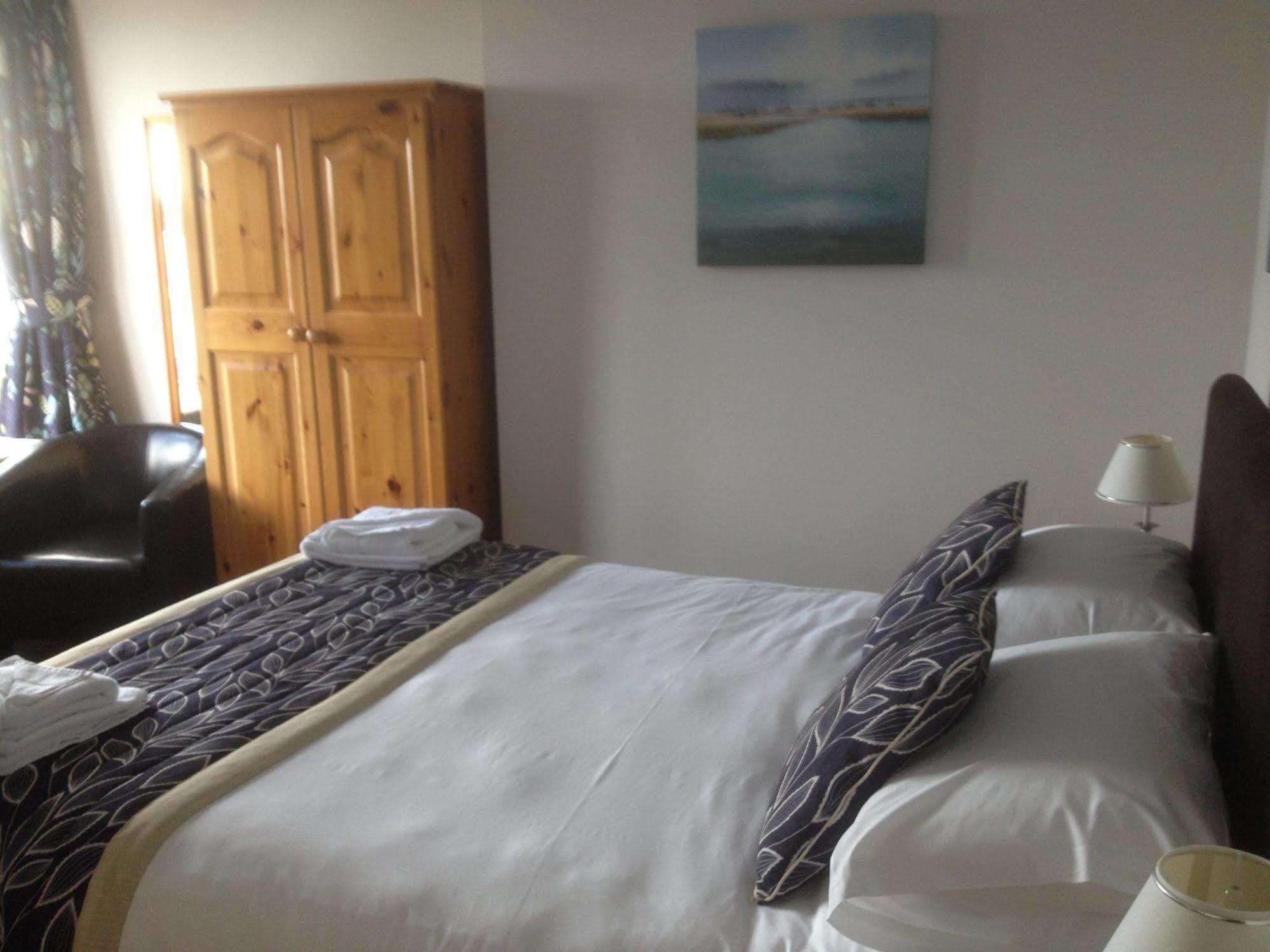 By The Sea Bed And Breakfast Eastbourne Eksteriør billede
