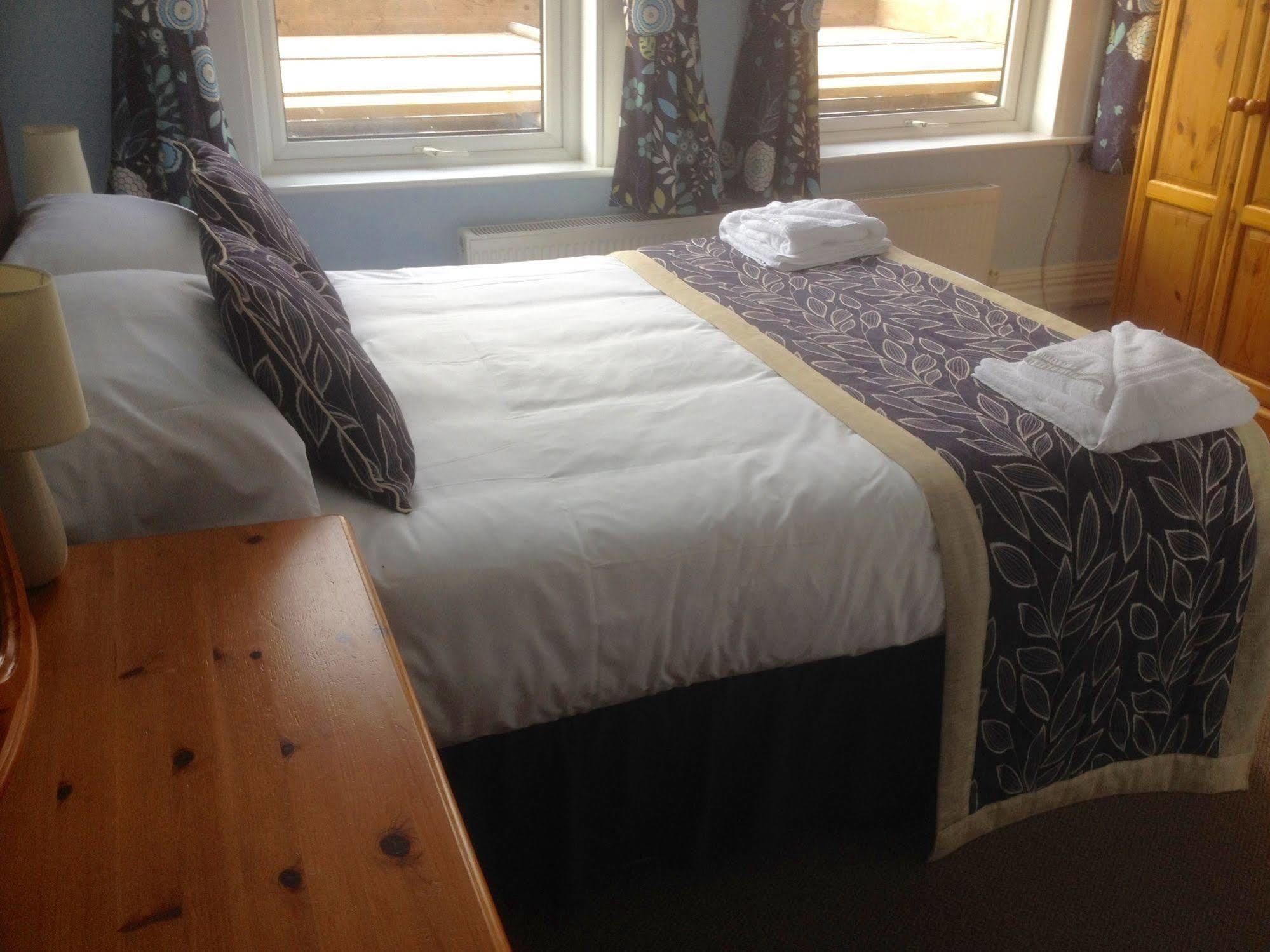 By The Sea Bed And Breakfast Eastbourne Eksteriør billede